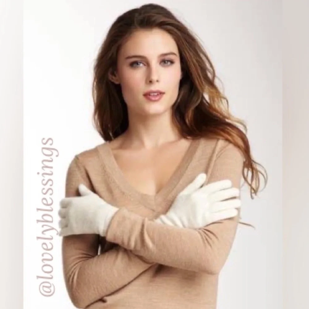 Warm Winter White Cream Soft Warm  Knit Magic Stretch Gloves Womens Size Gloves
